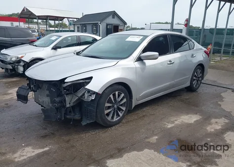 2017 Nissan Altima 2.5 Sv z USA, uszkodzony, nr VIN 1N4AL3AP2HC132184